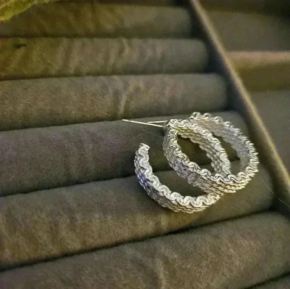 Sterling silver mesh pattern hooped earrings. - Picture 3 of 4